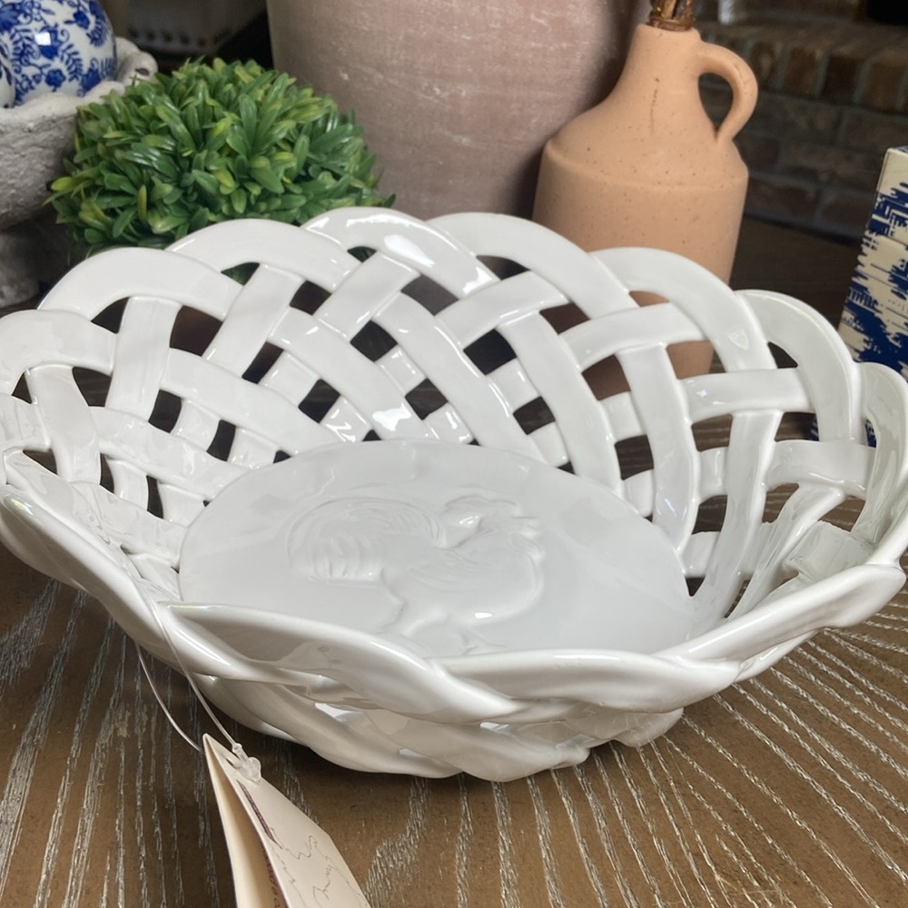 NEW! Farmhouse Rooster Creamy White Ceramic Italian Pottery Braided Basket Bowl - Picture 10 of 10
